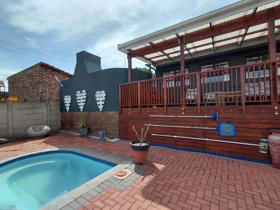3 Bedroom Property for Sale in C Place Eastern Cape